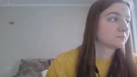 Snapshot of micaelaneighbours chatting on 09-30-25, 11:59 La online show from 09-30-25, 11:59