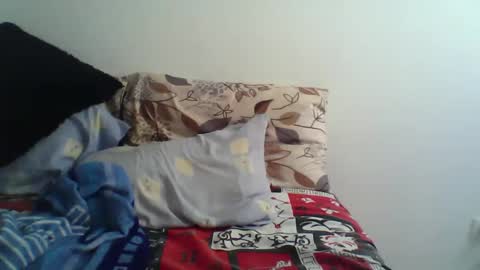 Snapshot of mich_cute0 chatting on 05-08-26, 08:03 mich_cute0 online show from 05-08-26, 08:03
