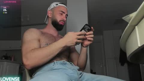 MichaelEvansx online show from 12-22-25, 10:18