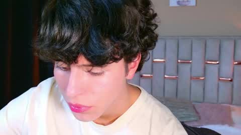 Snapshot of michaell_peters chatting on 06-02-26, 03:19 MICHAELL online show from 06-02-26, 03:19