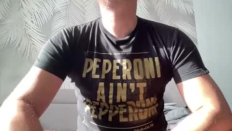 Snapshot of michalevo chatting on 10-25-25, 11:07 michalevo online show from 10-25-25, 11:07