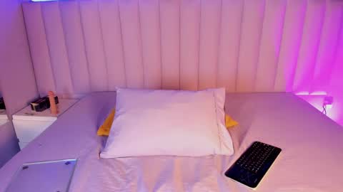 Snapshot of michbrunnette chatting on 05-25-26, 03:45 michbrunnette online show from 05-25-26, 03:45