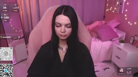 Snapshot of michela_fruet chatting on 04-28-26, 02:27 Kate online show from 04-28-26, 02:27