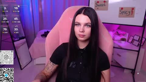 Snapshot of michela_fruet chatting on 05-05-26, 01:13 Kate online show from 05-05-26, 01:13