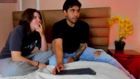 MichelandChris online show from 11-25-25, 02:28