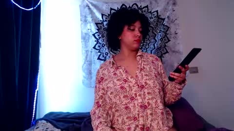 Snapshot of michell_bling chatting on 12-15-24, 01:22 Michi online show from 12-15-24, 01:22