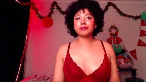 Snapshot of michell_bling chatting on 12-22-24, 01:34 Michi online show from 12-22-24, 01:34