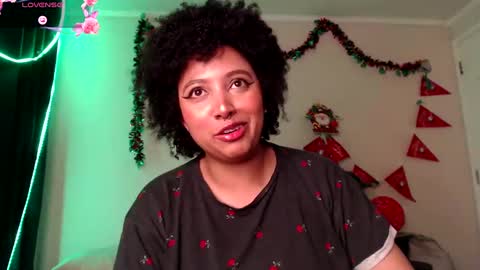 Snapshot of michell_bling chatting on 12-30-24, 02:20 Michi online show from 12-30-24, 02:20
