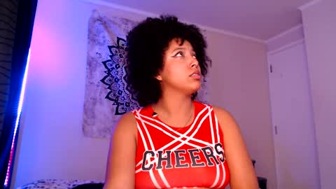 Snapshot of michell_bling chatting on 02-17-25, 08:30 Michi online show from 02-17-25, 08:30