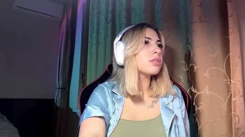 Snapshot of michellcrumpacker chatting on 11-03-25, 06:53 michellcrumpacker online show from 11-03-25, 06:53