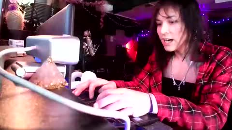 Snapshot of michelle_flowers chatting on 10-23-25, 03:39 michelle_flowers online show from 10-23-25, 03:39