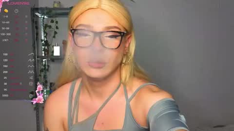 Snapshot of michelle_jacksonn chatting on 09-16-25, 05:36 michelle_jacksonn online show from 09-16-25, 05:36