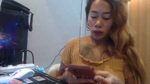 Snapshot of michelle_ux chatting on 09-09-25, 04:56 michelle_ux online show from 09-09-25, 04:56