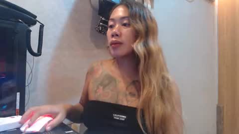 Snapshot of michelle_ux chatting on 10-11-25, 03:10 michelle_ux online show from 10-11-25, 03:10