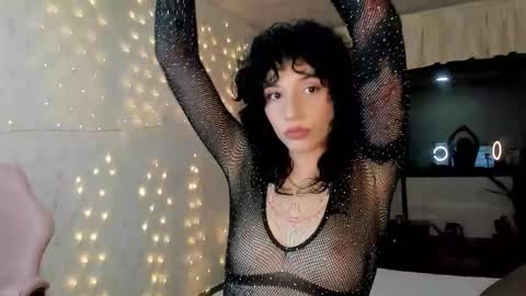 Snapshot of michelleastro chatting on 11-30-25, 04:49 Michelle Ramirez online show from 11-30-25, 04:49