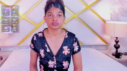 Snapshot of michellebronx chatting on 05-20-26, 11:49 michellebronx online show from 05-20-26, 11:49