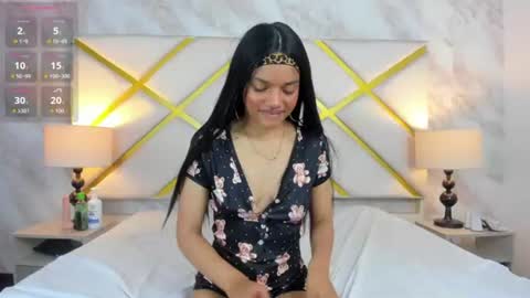 Snapshot of michellebronx chatting on 06-15-26, 11:45 michellebronx online show from 06-15-26, 11:45