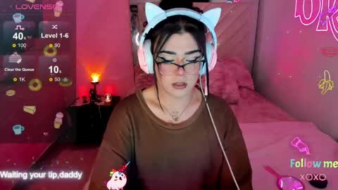 Snapshot of michellevanss22 chatting on 04-17-26, 01:30 online show from 04-17-26, 01:30