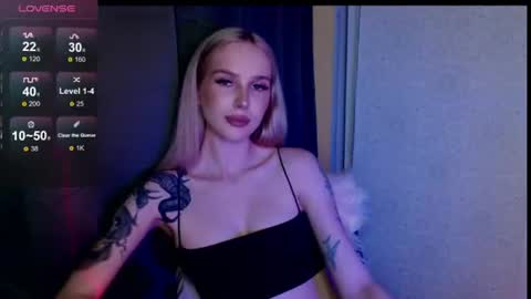 Snapshot of michellevelour chatting on 06-17-26, 05:36 Michelle online show from 06-17-26, 05:36