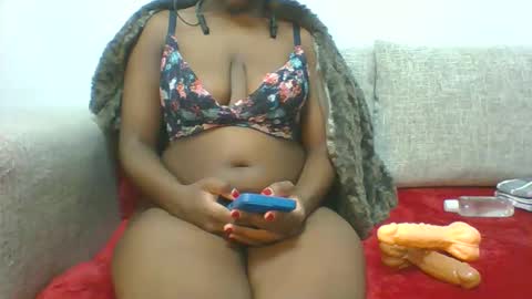 Snapshot of michellevice chatting on 11-26-25, 07:37 michellevice online show from 11-26-25, 07:37