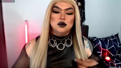 Michelle online show from 11-06-25, 07:04