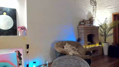 Snapshot of michi_souffl chatting on 12-12-24, 12:38 Michi online show from 12-12-24, 12:38