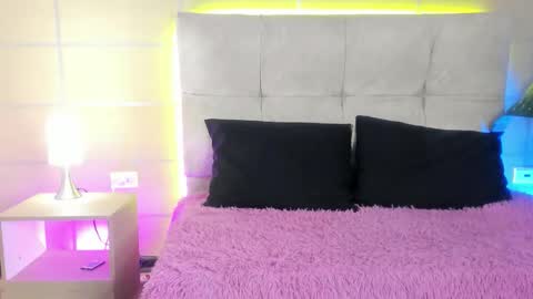 michonne_09 online show from 11-12-25, 08:30