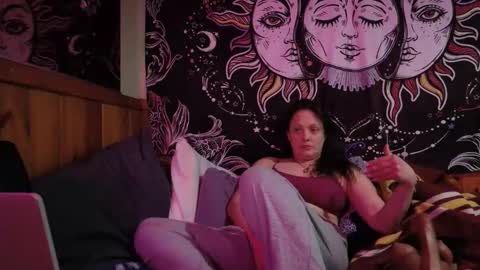 Snapshot of mickeeydoll6669 chatting on 01-15-26, 10:31 Hey Mickey online show from 01-15-26, 10:31