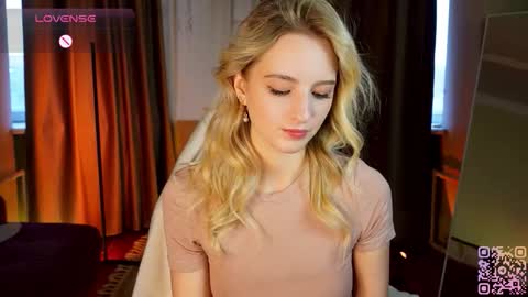 Snapshot of mickeydior chatting on 10-14-25, 11:44 mickeydior online show from 10-14-25, 11:44
