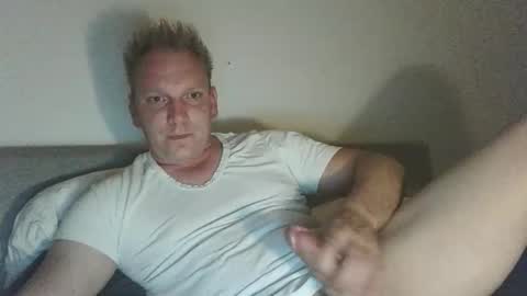 mickkxl online show from 10-02-25, 07:54