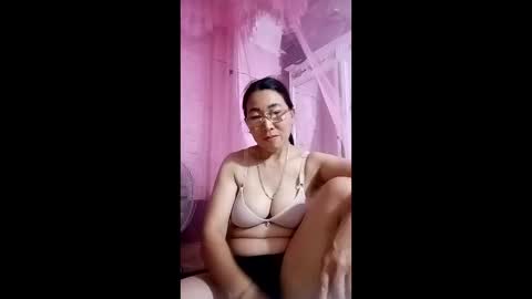 Snapshot of mickye00 chatting on 06-06-26, 01:11 Miky online show from 06-06-26, 01:11