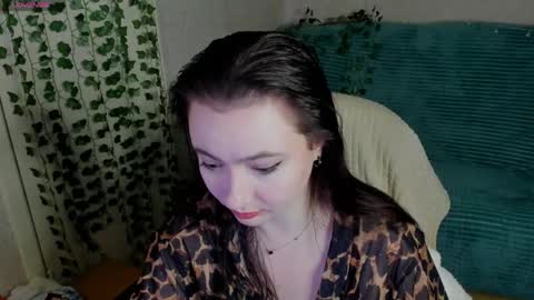 Snapshot of mickywood chatting on 06-08-26, 06:19 Micky online show from 06-08-26, 06:19
