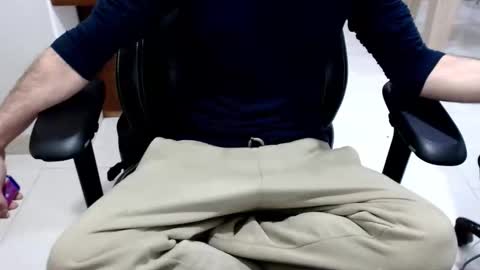 microfama00 online show from 01-11-26, 07:57