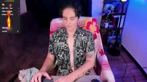 Snapshot of midnight07_ chatting on 12-10-24, 02:05 Blue online show from 12-10-24, 02:05