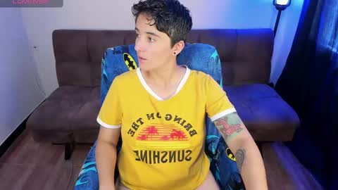 Snapshot of midnight07_ chatting on 01-15-25, 03:39 Blue online show from 01-15-25, 03:39