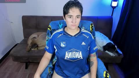 Snapshot of midnight07_ chatting on 02-09-25, 01:11 Blue online show from 02-09-25, 01:11