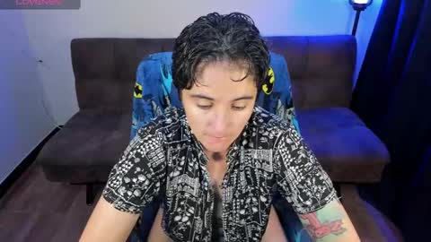 Snapshot of midnight07_ chatting on 02-12-25, 03:18 Blue online show from 02-12-25, 03:18