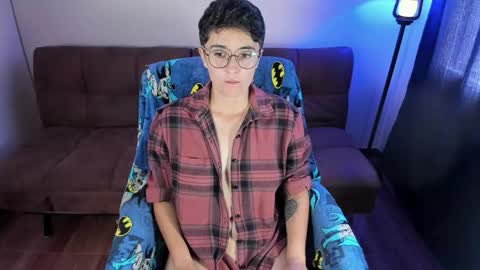 Snapshot of midnight07_ chatting on 03-12-26, 03:29 Blue online show from 03-12-26, 03:29