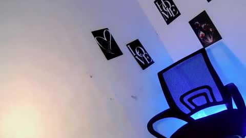 midnight_mystique18 online show from 06-09-26, 12:50