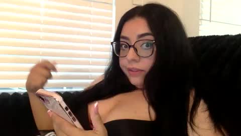 midnightbruja111 online show from 12-01-25, 07:30