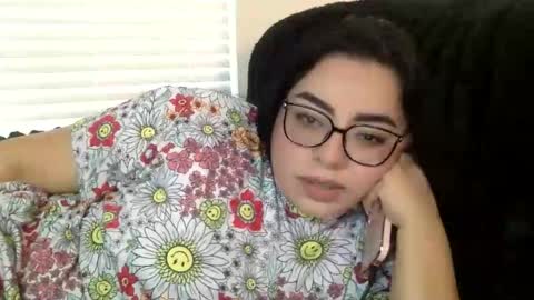 midnightbruja111 online show from 12-04-25, 08:17