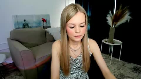 Snapshot of midnighteaura chatting on 05-10-26, 11:26 midnighteaura online show from 05-10-26, 11:26