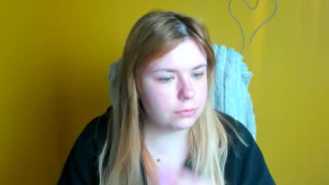 Snapshot of midnightmariana chatting on 05-04-26, 11:17 Mariana online show from 05-04-26, 11:17