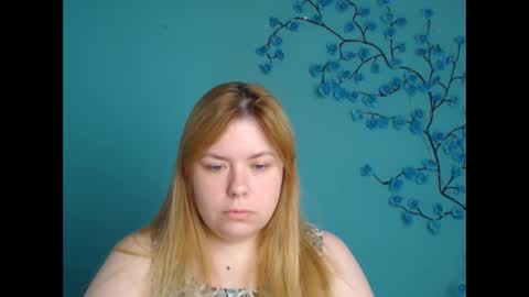 Snapshot of midnightmariana chatting on 05-10-26, 05:12 Mariana online show from 05-10-26, 05:12
