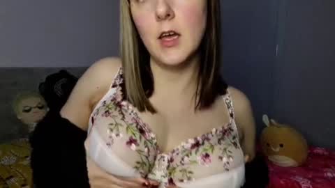 Snapshot of midnightwitchx chatting on 01-23-25, 10:54 Midnight online show from 01-23-25, 10:54