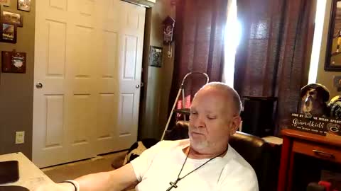 midwestdad09 online show from 10-31-25, 04:41