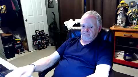 midwestdad09 online show from 04-01-26, 12:33