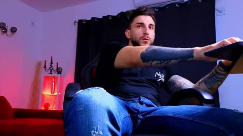 MightyAaron online show from 09-10-25, 03:56