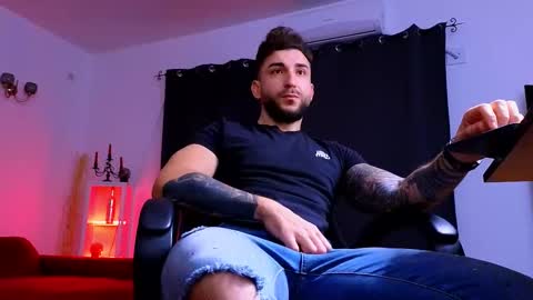 MightyAaron online show from 11-11-25, 03:28