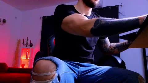 MightyAaron online show from 12-16-25, 05:23